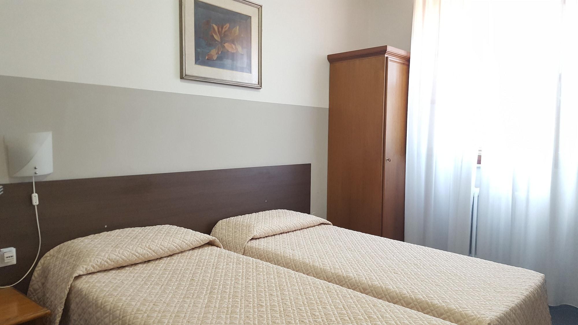Hotel Flora Прато Экстерьер фото