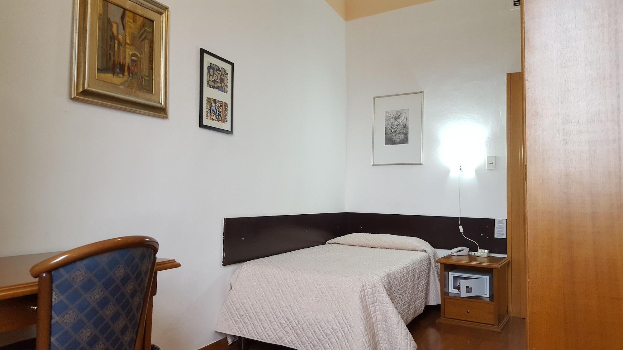 Hotel Flora Прато Экстерьер фото