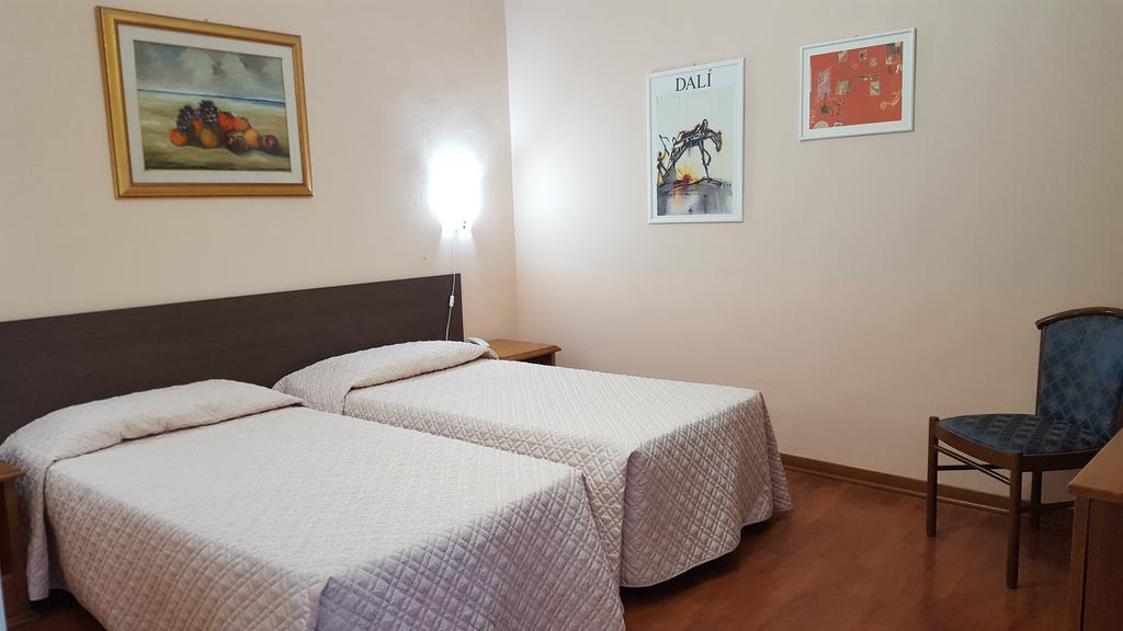 Hotel Flora Прато Экстерьер фото