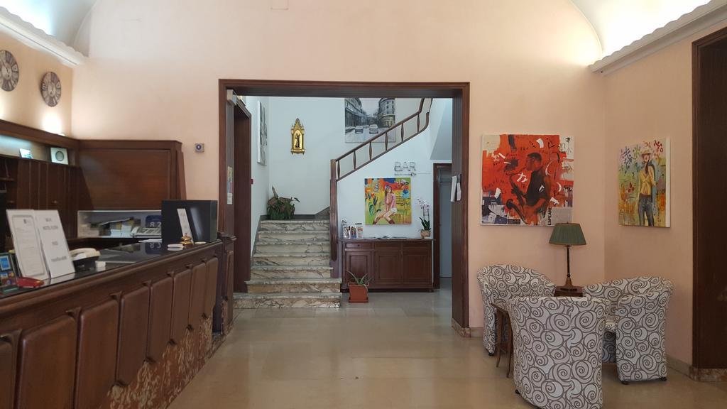 Hotel Flora Прато Экстерьер фото